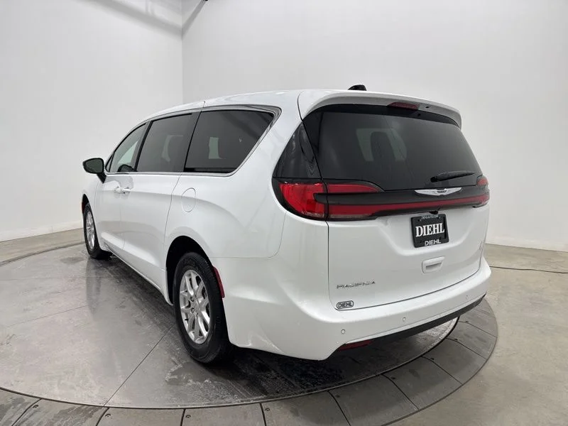 2026 Chrysler Pacifica Select - Photo 5