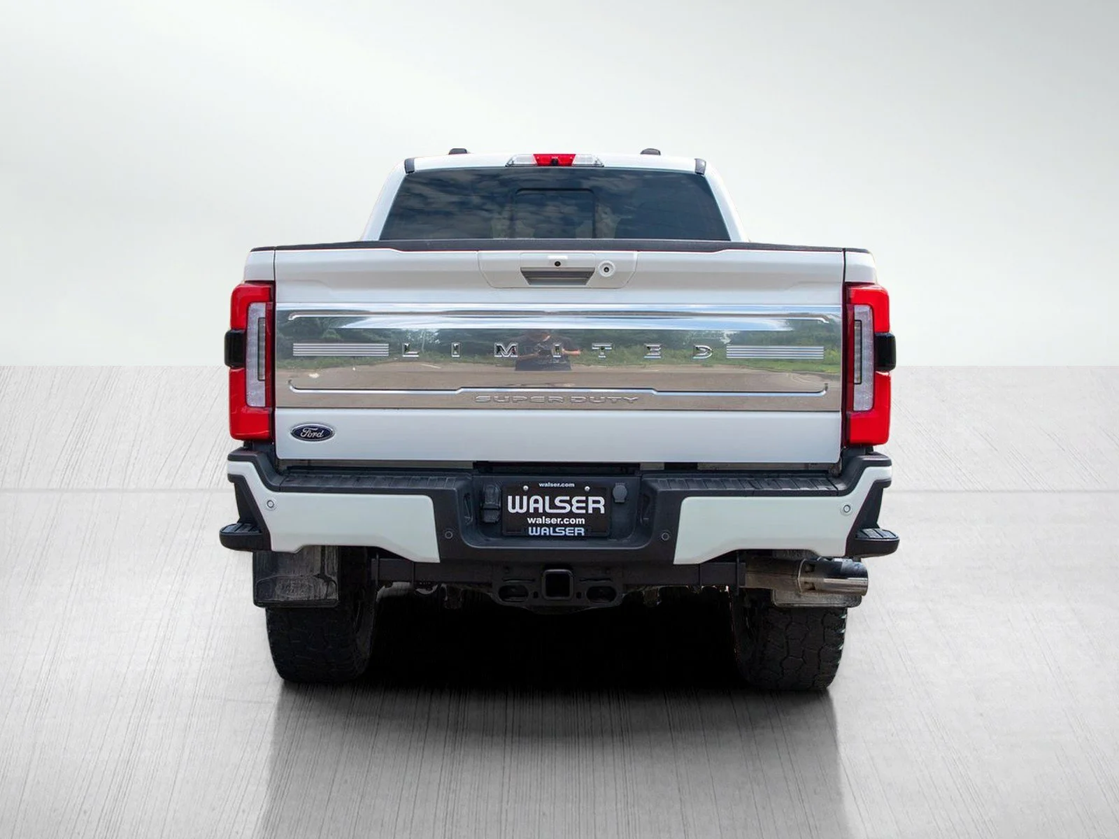 Used 2023 White Ford XL image 4