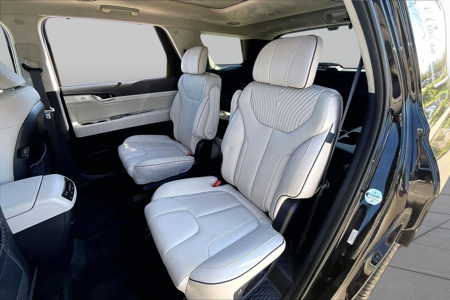 Used 2024 Abyss Black Pearl Hyundai Calligraphy image 21