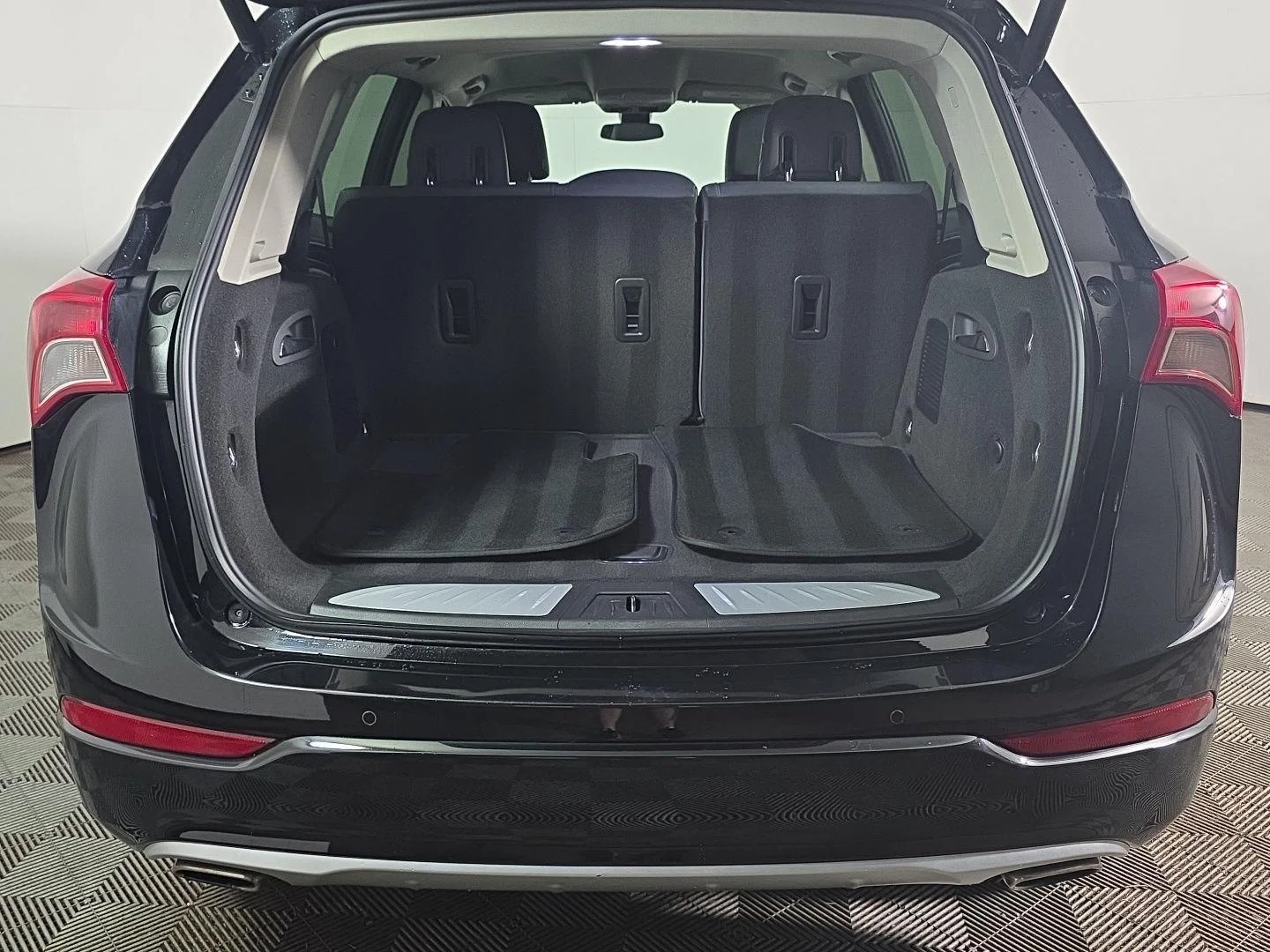 Used 2020 Ebony Twilight Metallic Buick Premium image 3
