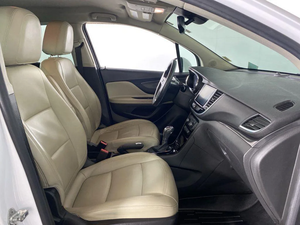 Used 2017 Summit White Buick Essence image 25