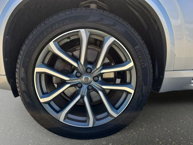 Used 2017 Silver Volvo T6 Momentum image 36