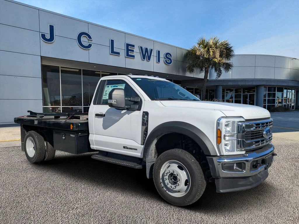 2025 Ford Super Duty F-550 DRW