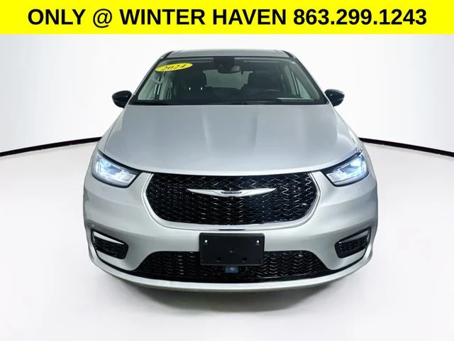 Used 2024 Silver Chrysler Touring L image 2