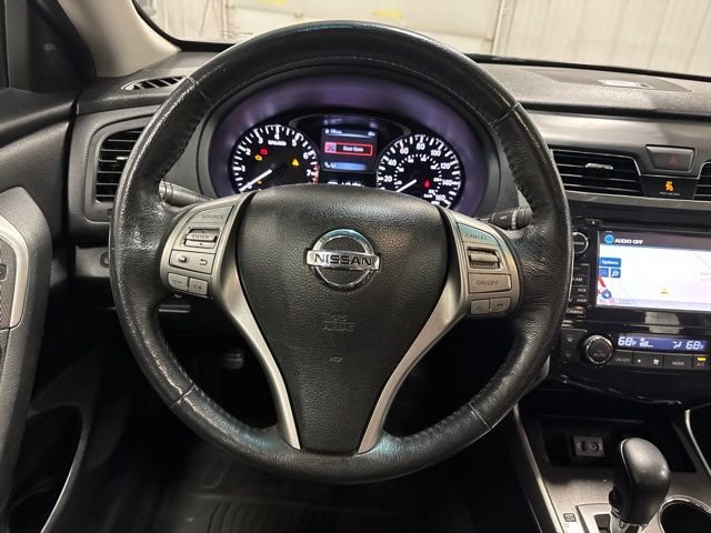 Used 2014 Blue Nissan 2.5 SL image 13