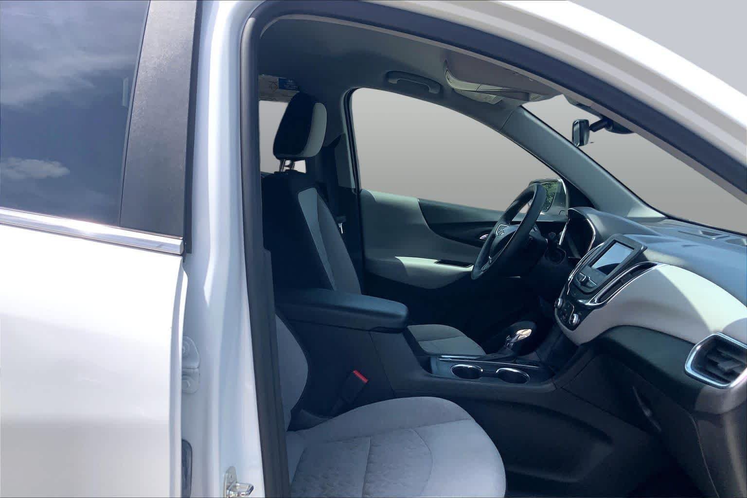 Used 2023 Summit White Chevrolet LT image 9