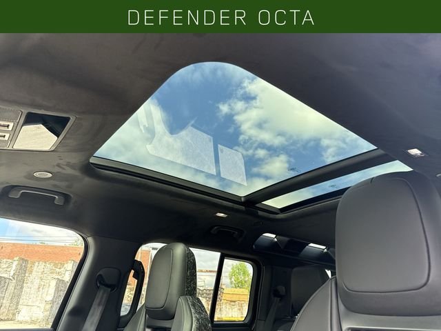 New 2026 Narvik Black Land Rover OCTA image 21