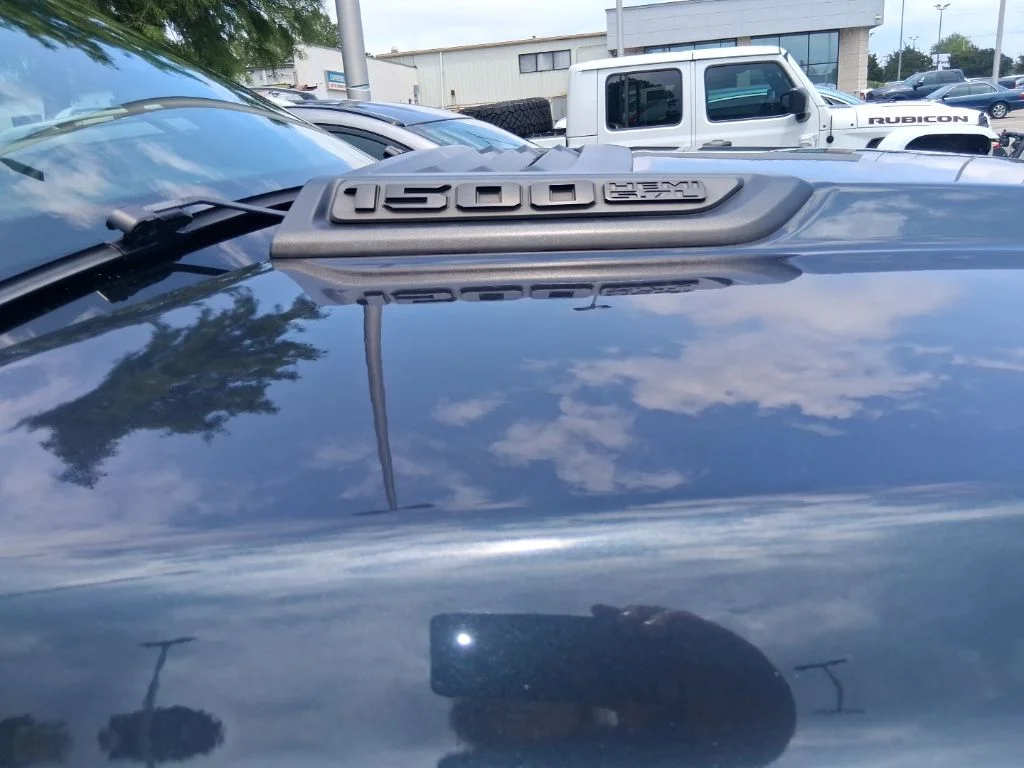Used 2019 Gray Nissan S image 20