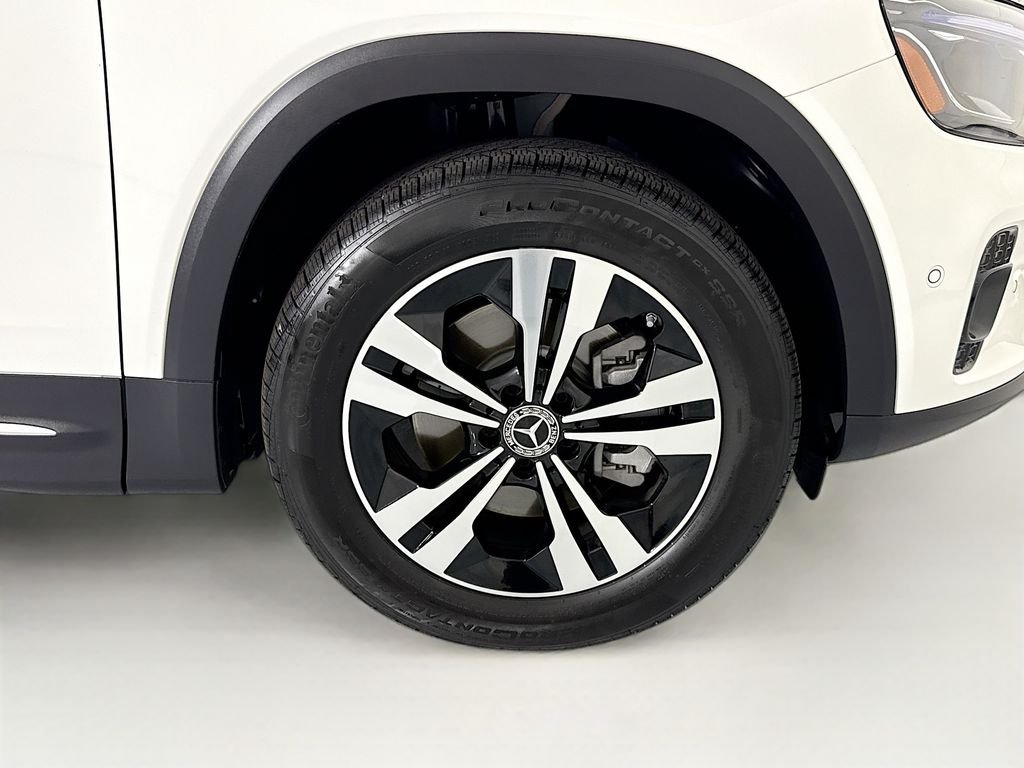 Certified Used 2026 Polar White Mercedes-Benz GLB 250 image 32