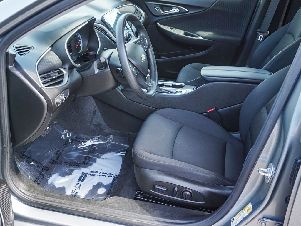 Used 2025 Gray Chevrolet LT image 17