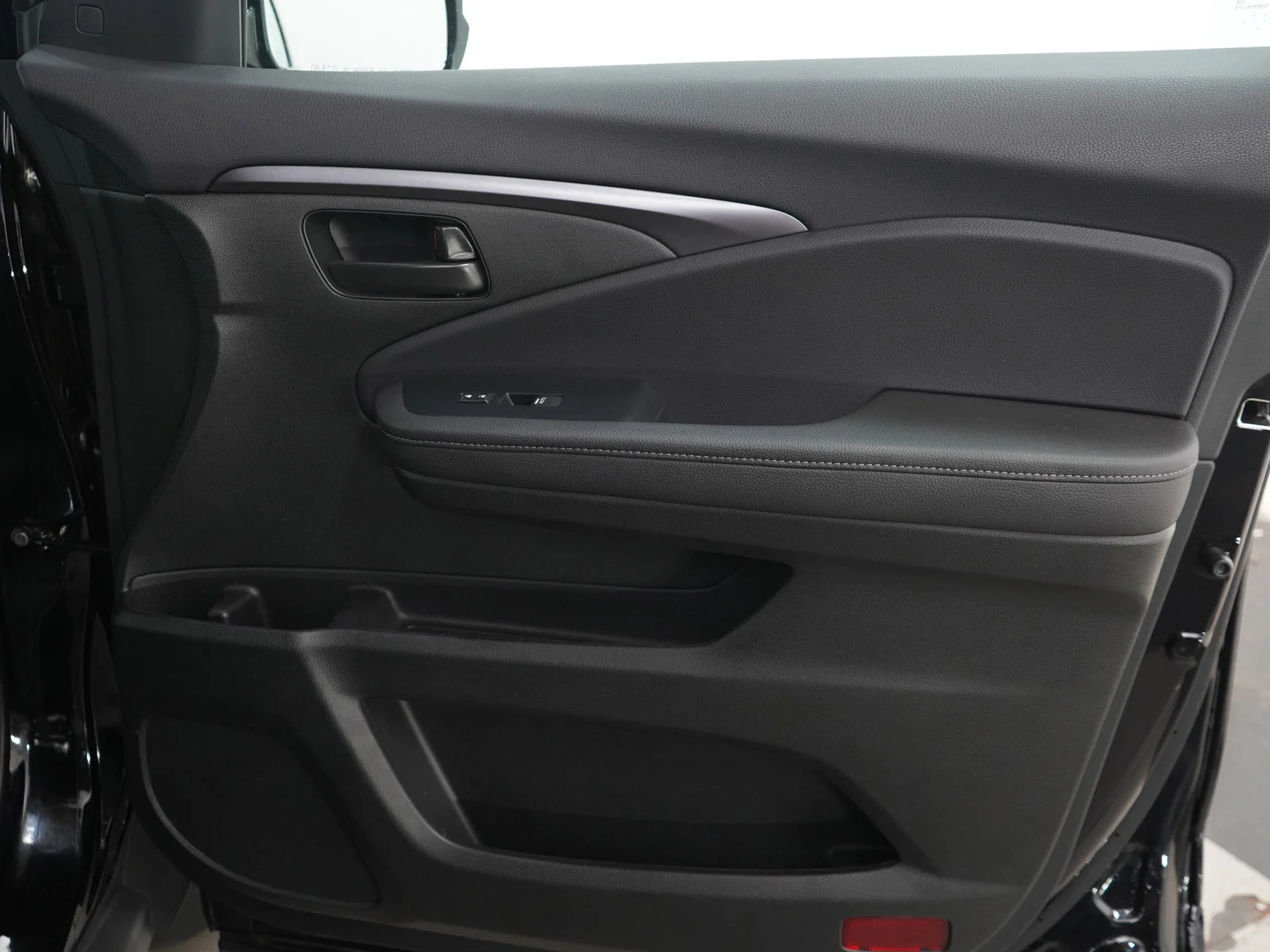 Used 2023 Black Honda EX-L AWD image 12