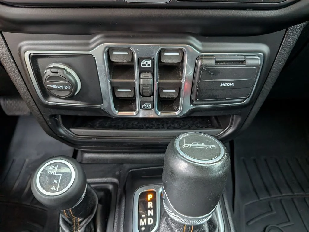 Used 2021 Black Jeep Overland image 23