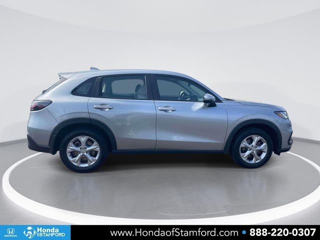 Certified Used 2023 Lunar Silver Metallic Honda LX image 4