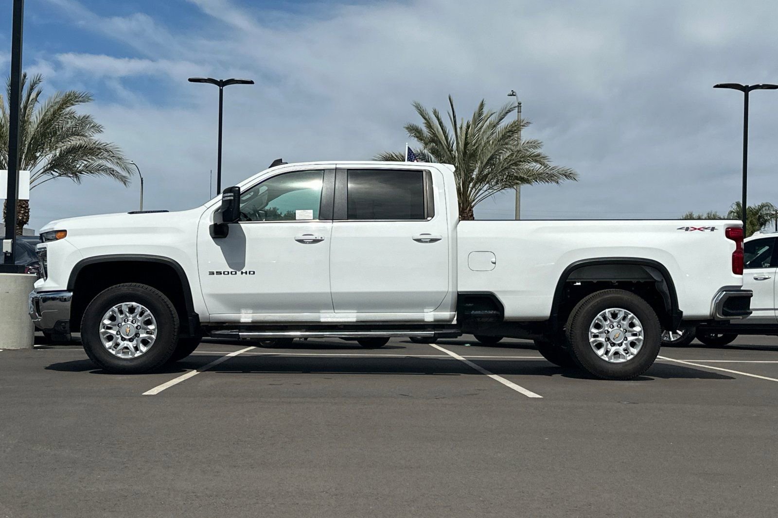 2024 Chevrolet Silverado 3500HD LT - Photo 7