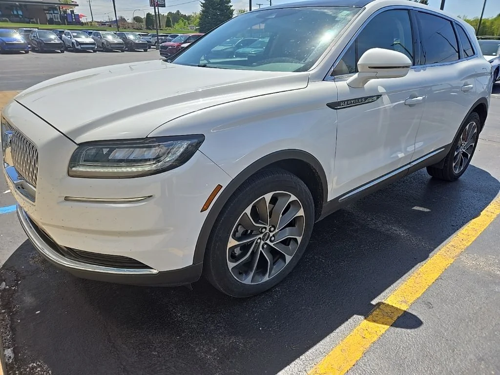 2021 Lincoln Nautilus Reserve AWD's photo