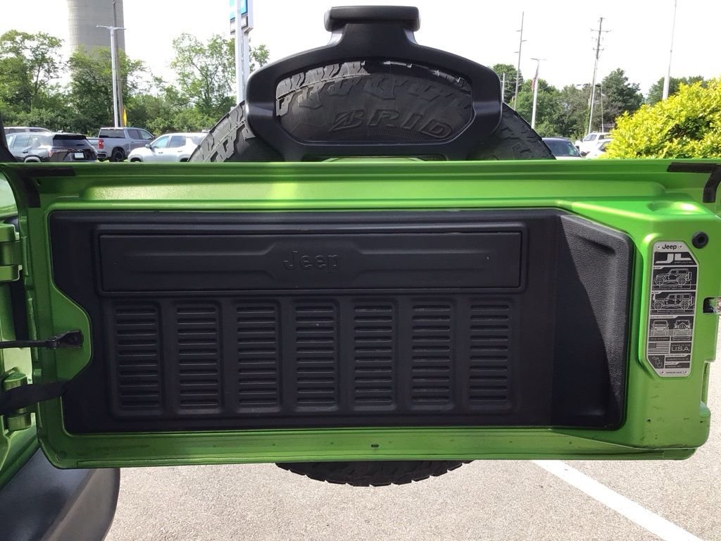 Used 2018 Green Jeep Unlimited Sport S image 40