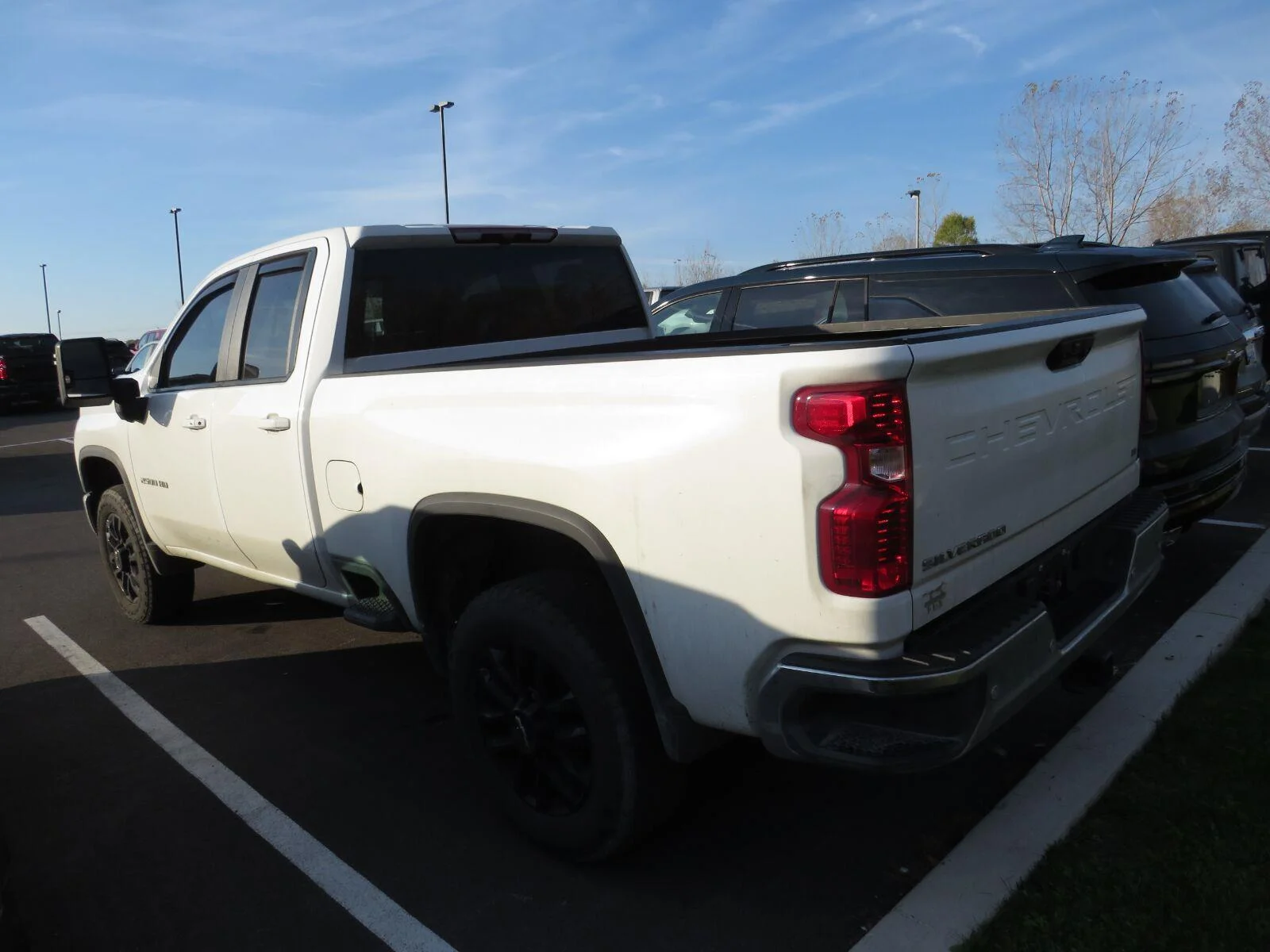 Used 2025  CHEVROLET TRUCK  image 6