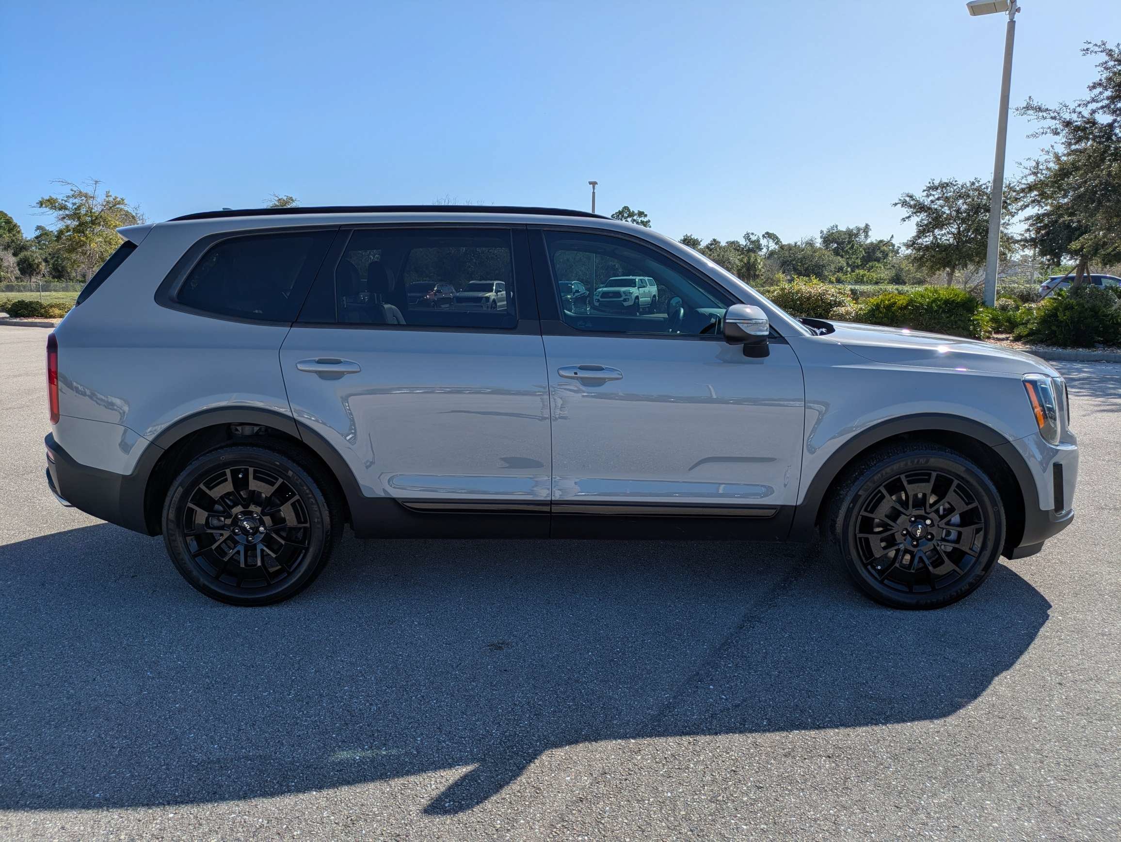 Certified Used 2022 Wolf Gray Kia EX image 3