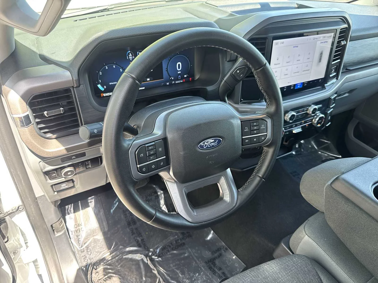 Used 2025 Oxford White Ford XLT image 10