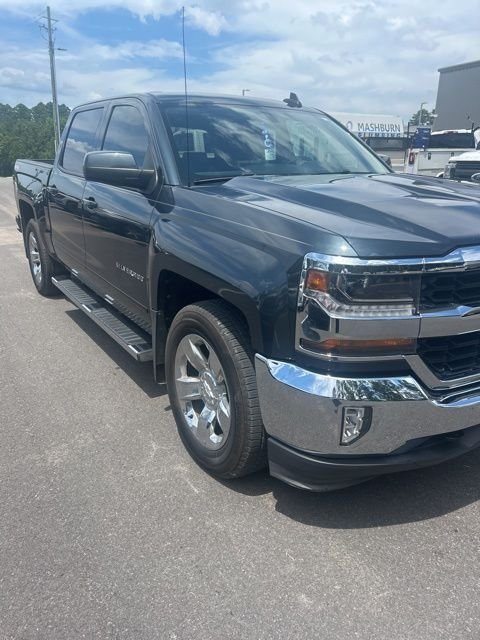 Used 2017 Gray Chevrolet LT image 3