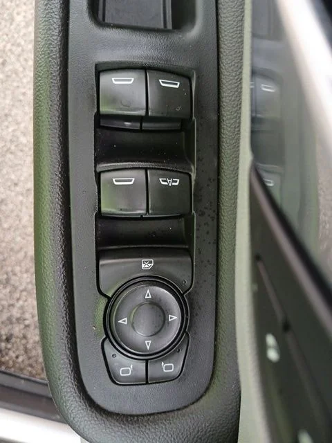 Used 2020 Silver GMC SLT image 43