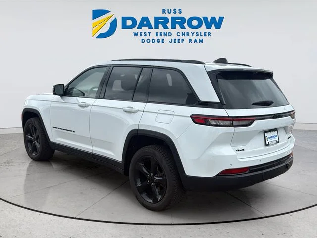 Used 2023 White Jeep Limited image 3