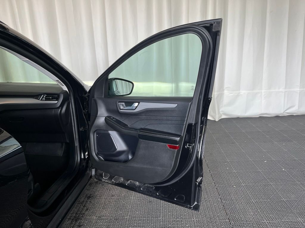 Used 2024 Agate Black Metallic Ford Platinum image 19