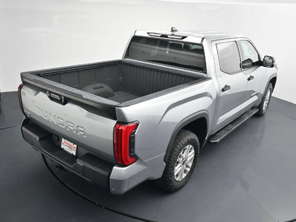 Used 2022 Silver Toyota SR5 image 28