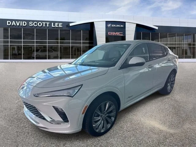 Used 2026 White Frost Tricoat Buick Avenir image 3