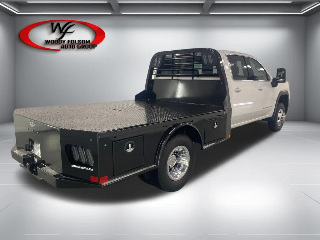 New 2026 Summit White GMC SLE image 7