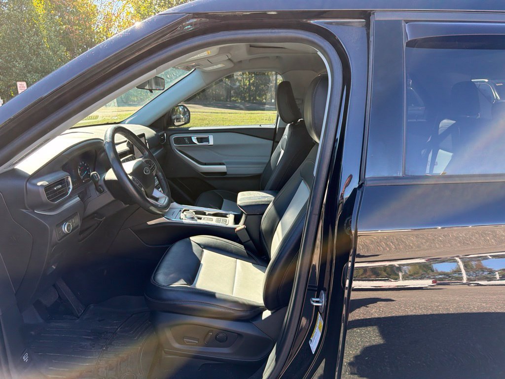 Used 2022 Black Ford XLT image 13