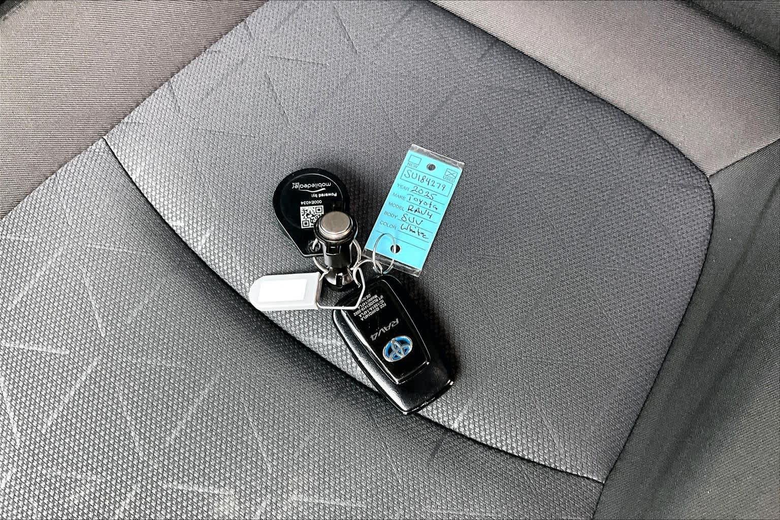 Certified Used 2025 Ice Cap Toyota Hybrid XLE image 15