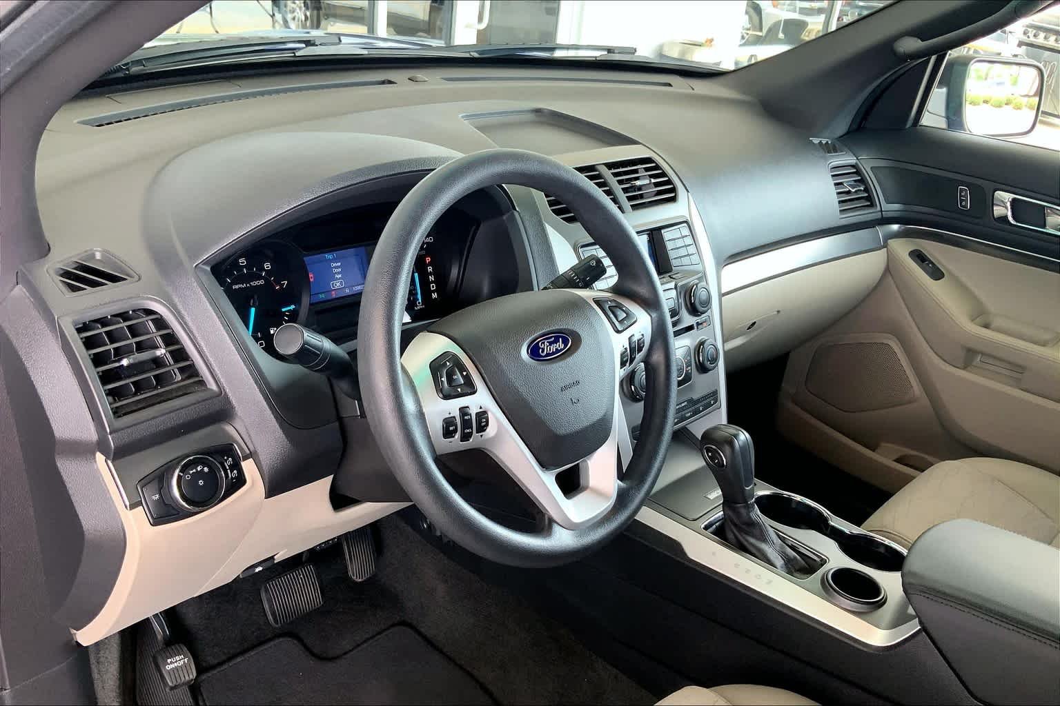 Used 2015 Deep Impact Blue Metallic Ford Base image 18