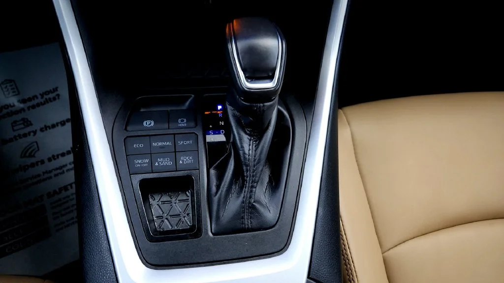 Used 2025 Blue Toyota XLE Premium image 29