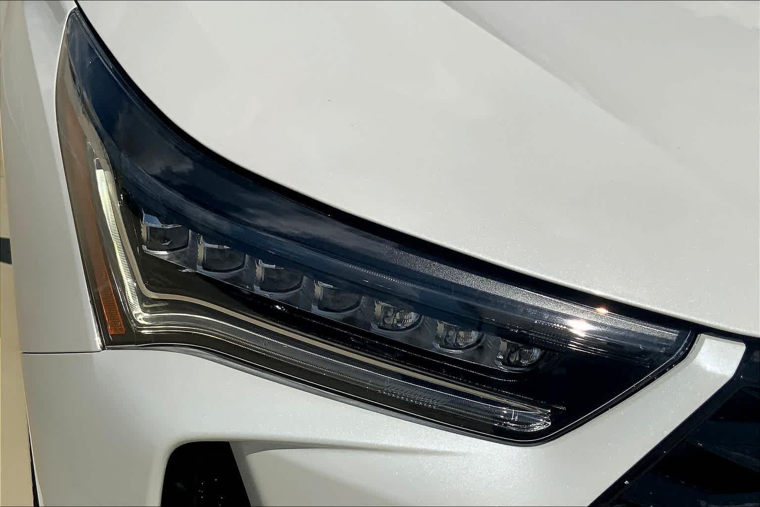 Used 2025 Platinum White Pearl Acura w/Advance Package image 13