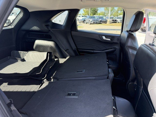 Used 2022 Black Metallic Ford SEL image 32