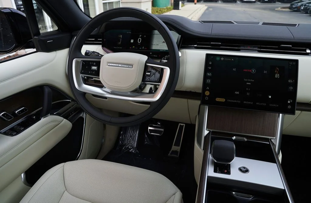 New 2026 Varesine Blue Land Rover SE image 15