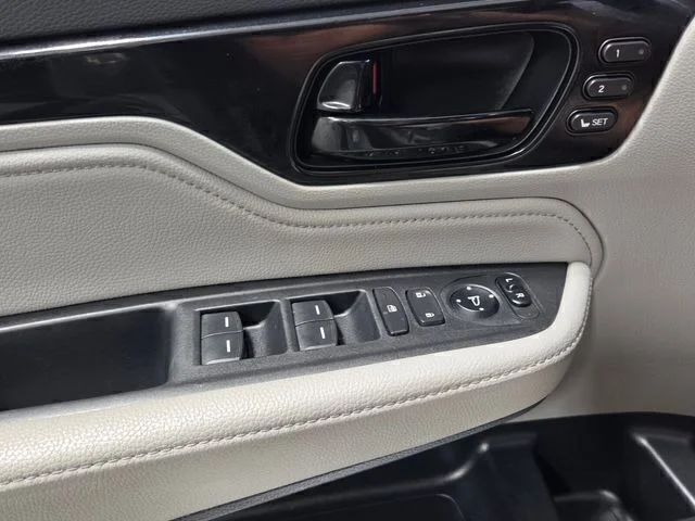 Used 2023  Honda Touring image 43