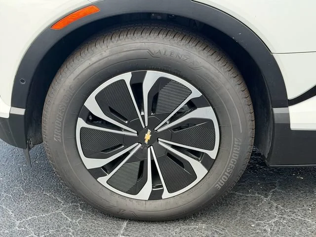 New 2026 Summit White Chevrolet LT image 9