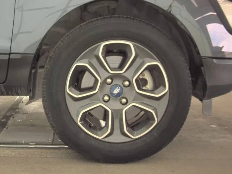 Used 2019 Smoke Metallic Ford S image 22