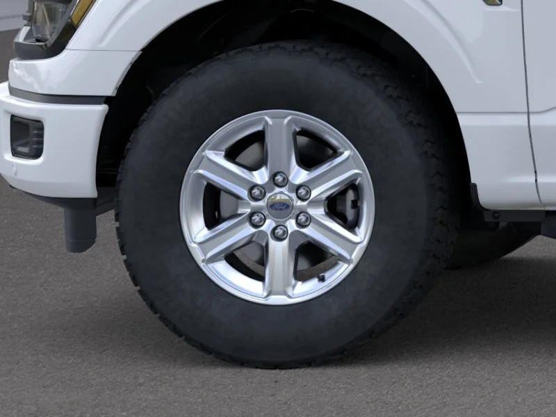 New 2026 Oxford White Ford XLT image 19