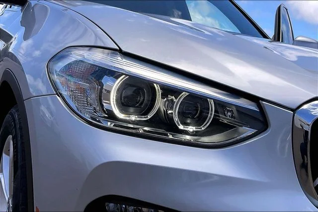 Used 2020 Glacier Silver Metallic BMW sDrive30i image 28