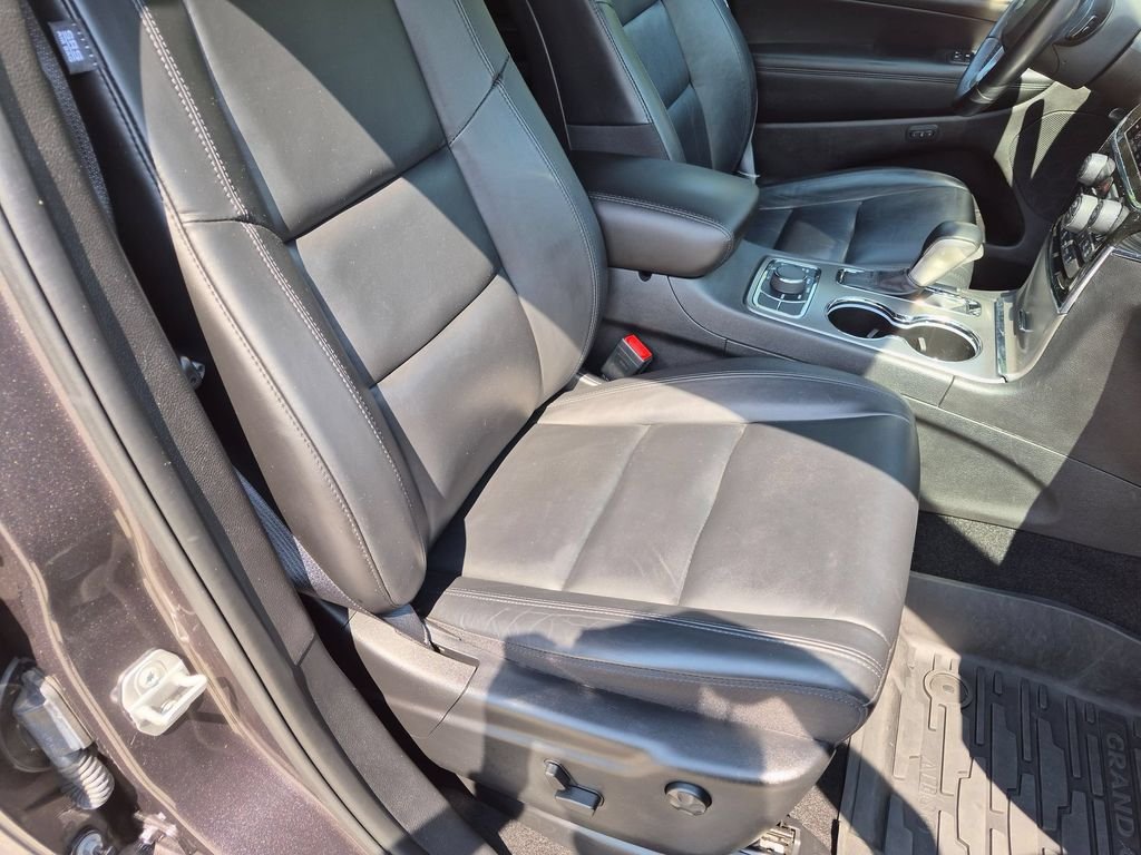 Used 2021 Gray Jeep Limited image 29