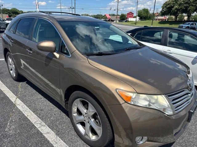 Used 2009 Gold Toyota Base image 6
