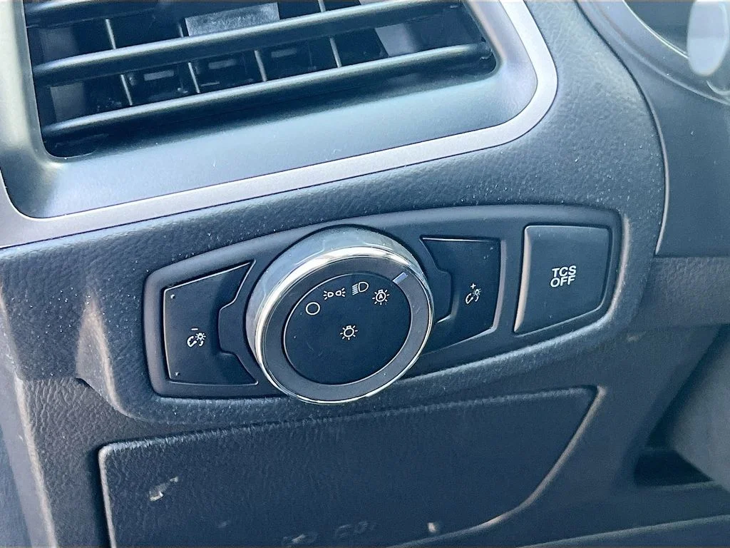2024 Ford Edge SEL - Photo 11