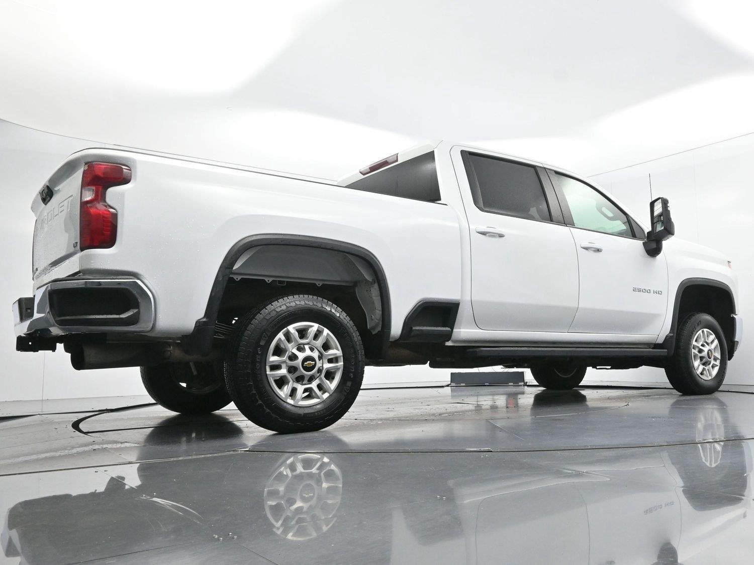 Used 2022 Summit White Chevrolet LT image 48