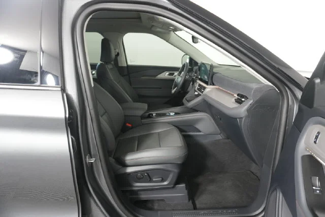 New 2026 Carbonized Gray Metallic Ford Active image 31