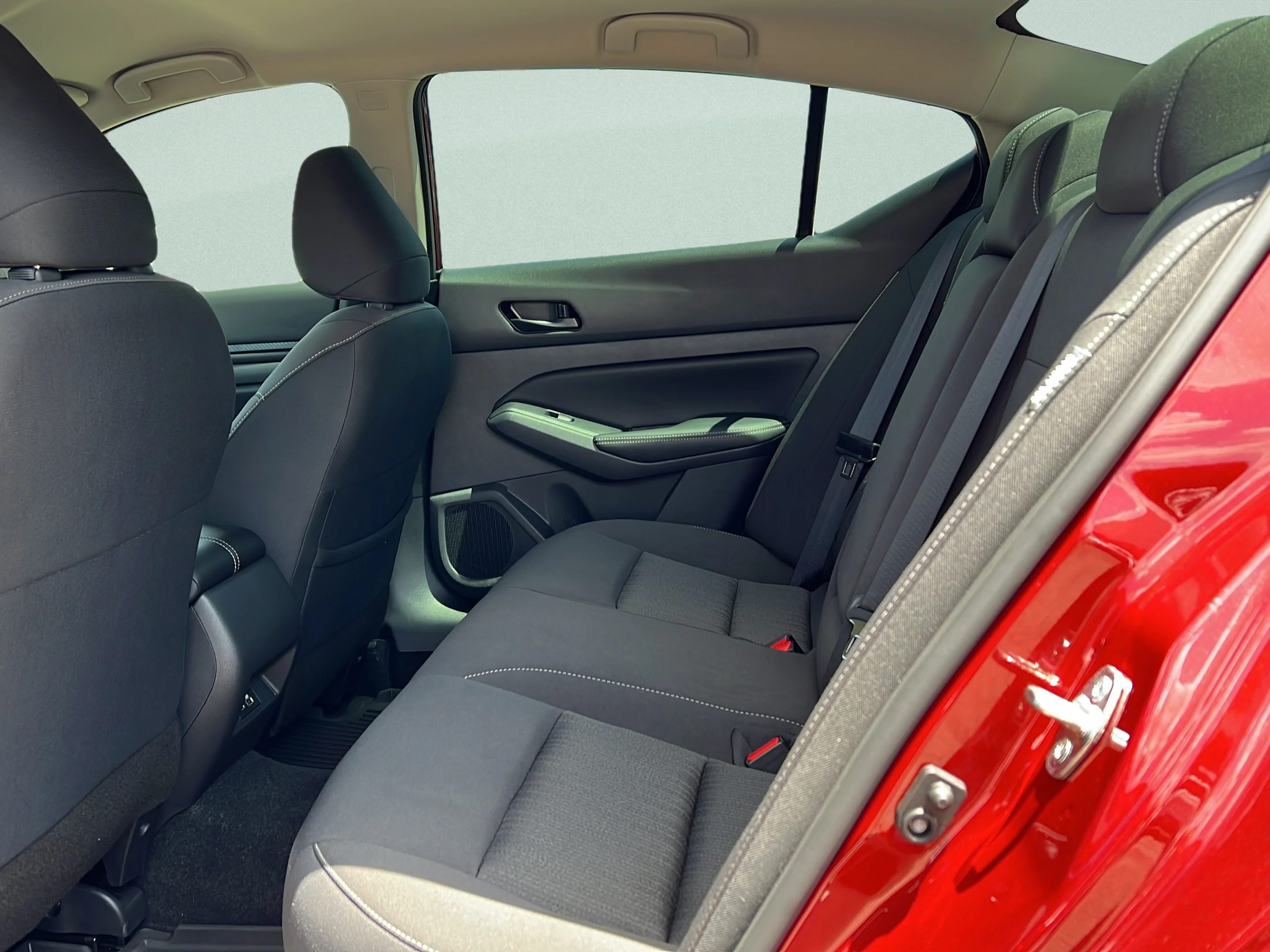 Used 2025 Scarlet Ember Nissan SV image 9