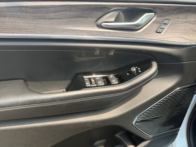 Used 2022 White Jeep Overland 4xe image 14