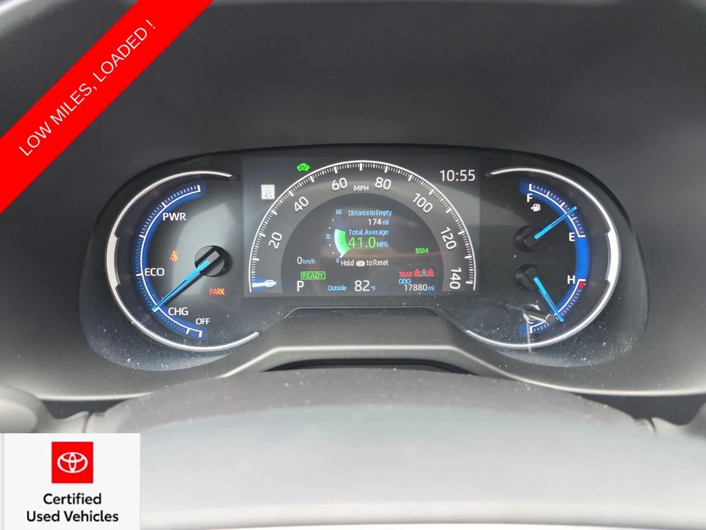 Certified Used 2025 Silver Toyota XLE Premium image 32